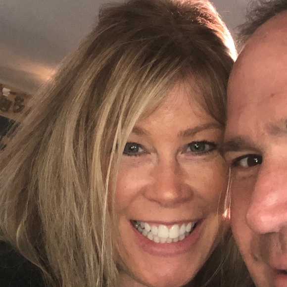 Meet your Posher, Stephanie - Picture 1 of 1